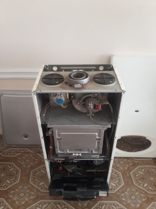 Катеол ARISTON 2х конторний зима, лета нархи350$