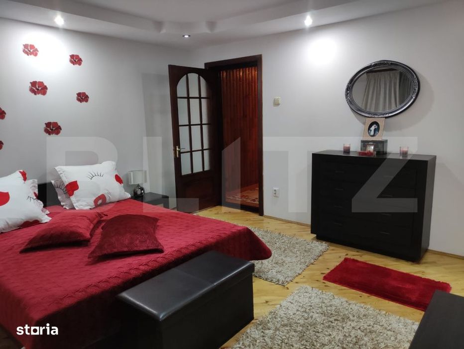 Apartament de vanzare, 3 camere, 80 mp, decomandat, zona Zamca
