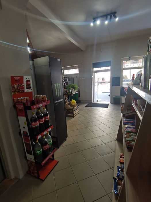 Spatiu comercial Predeal  - in Centru, iesire la DN1, Magazin farmacie alimentara fast food reprezentanta showroom bacanie