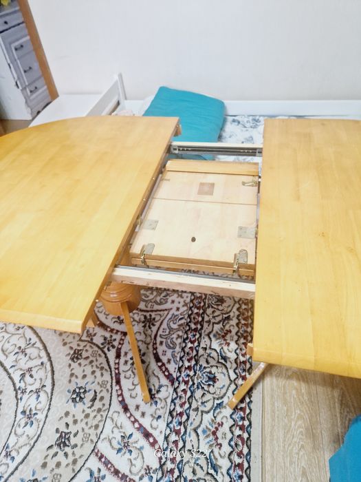 Продаётся стол за 30000 тг