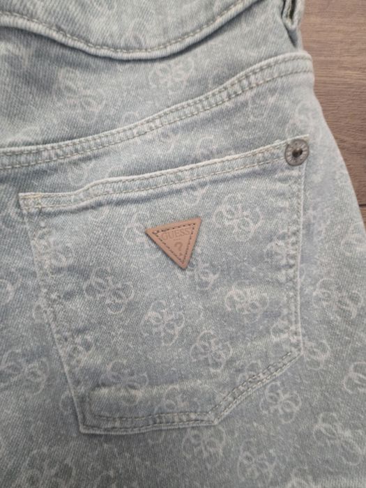 Къси дънкови панталони Guess 26номер