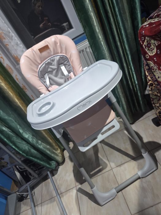 Scaun de masă  bebe