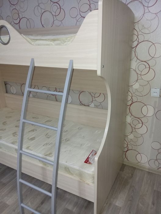 Кровать двух этажная