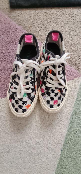 Tenisi, ghete sport  Zara marimea 32.cm