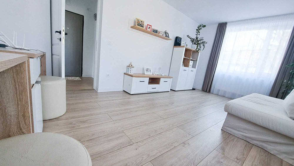 Vand apartament doua camere decomandat la casute