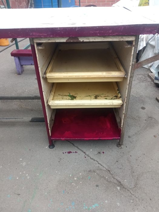 Продам.стол.верстак.