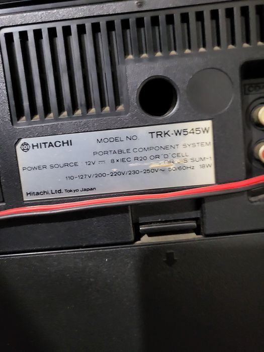 Vând casetofon/Radio HITACHI impecabil