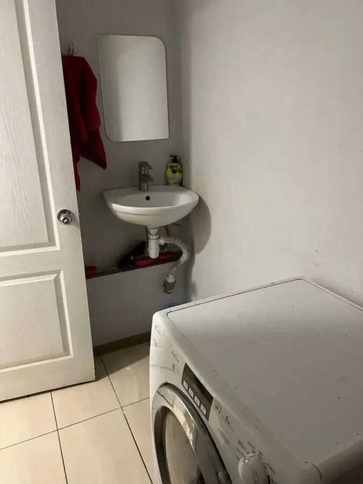 Дава се под наем Двустаен апартамент в София, Зона Б-18 - 55 кв.м за 561 € - Снимка #2