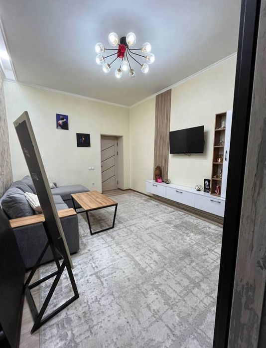 ! Высокопотолочка ‼️2ком 1кв Чиланзара Продается