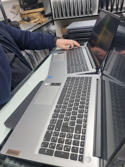 Бизда Ноутбук жудаям куп