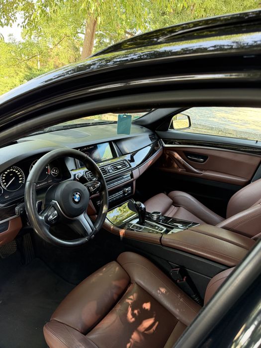BMW SERIA 5 F11 - M550 ( 3.0 - 381 cp ) 2015 LCI
