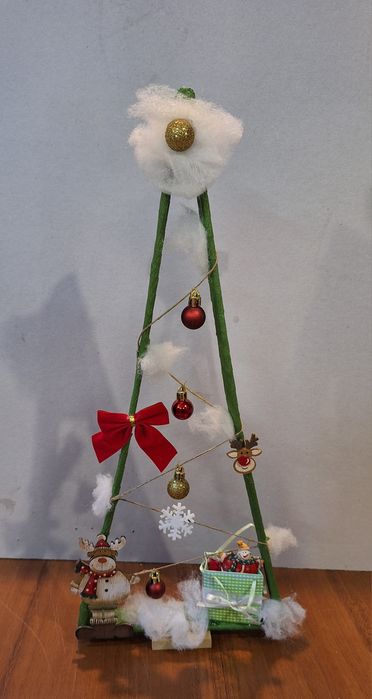 Нови ръчно изработени елхи и декорацийй