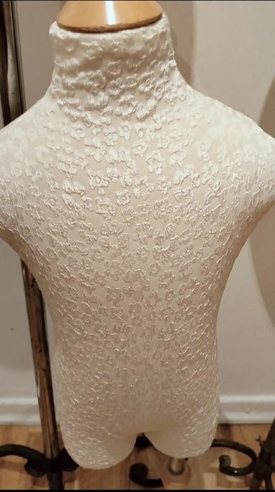 Срочно продам маникены б/у. Детские.