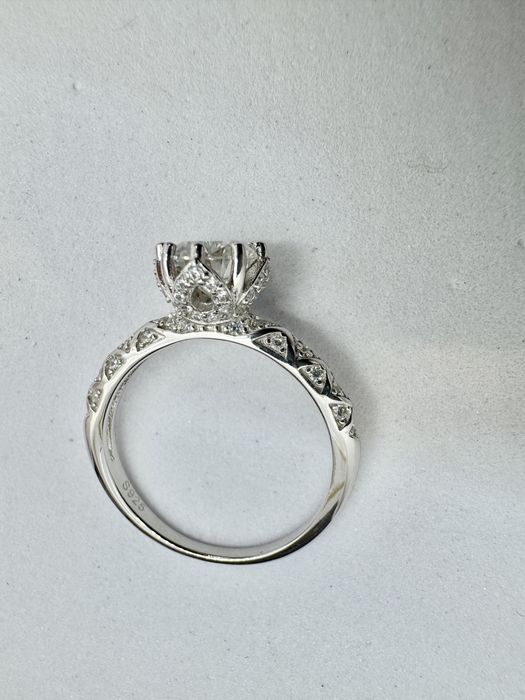 Сребърен пръстен с мойсанит (Диамант) 1 карат