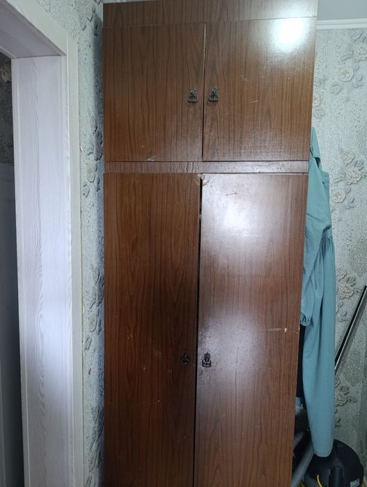 Продам шкаф цвет ореха