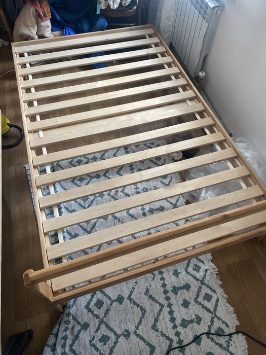 Продам кровать 120 на 200 м