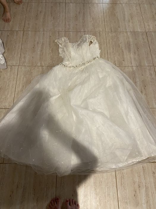 vand rochie de mireasa , purtata o singura data