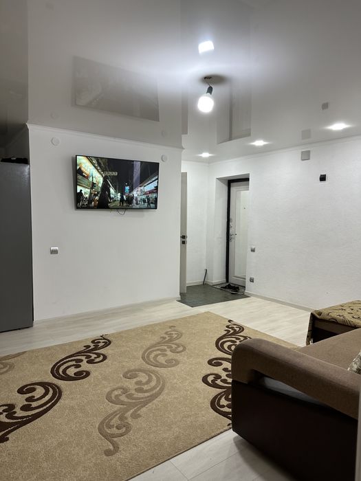 Сдам 2х комнатную Квартиру Посутчно