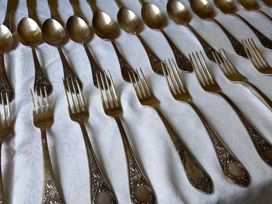 Vand set tacamuri argint 12 persoane