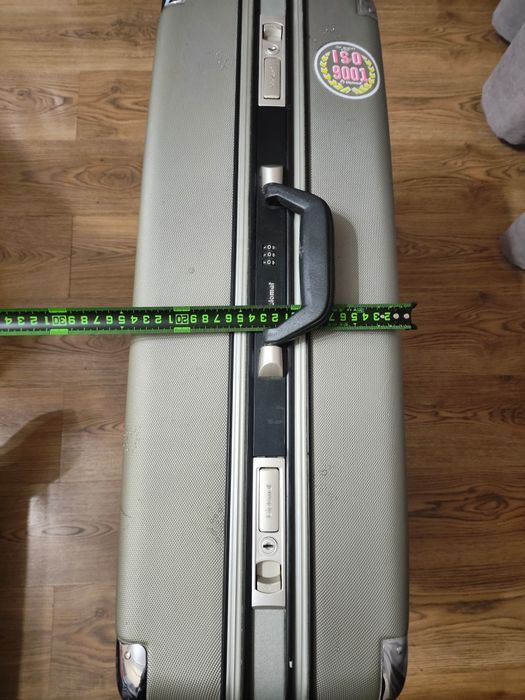 Продам чемодан для путишествий