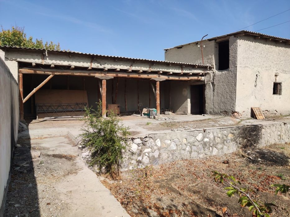 Buxoro vil Vobkent tum Soʻfidehqon qishlogʻidagi  hovli sotiladi.