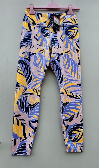 Nike оригинален дамски клин Л размер нов