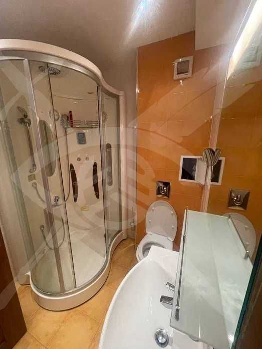 Продава се Тристаен апартамент в Бургас, Възраждане - 110 кв.м за 2364 €/кв.м - Снимка #12