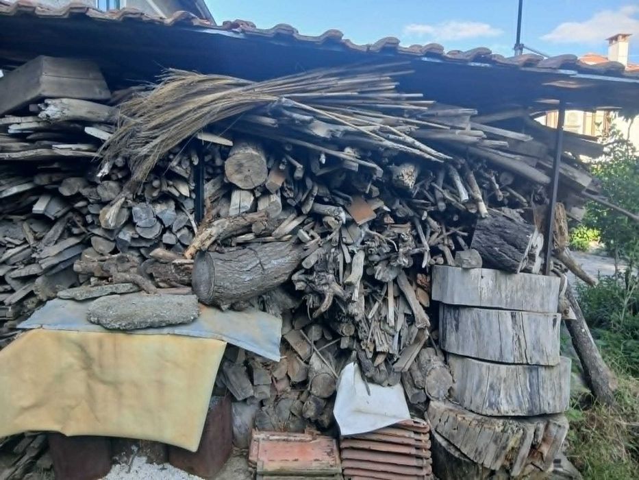 Дърва за огрев до гр Дупница