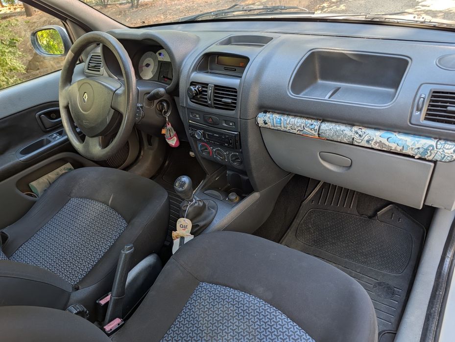 Vând Renault Clio