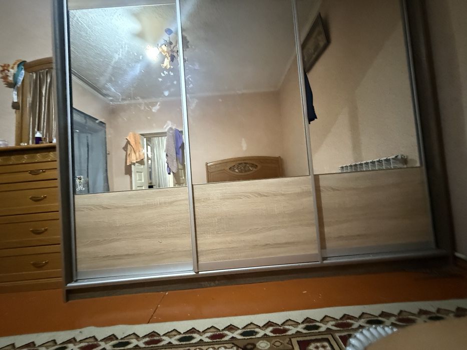 Купейный шкаф и подставка для телевизора
