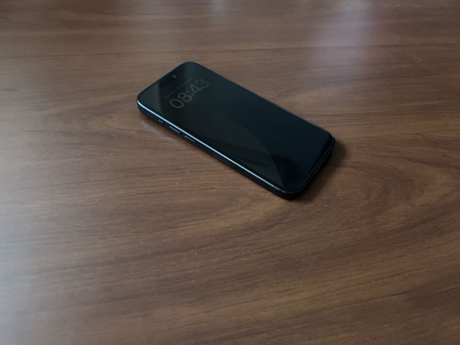 Vand urgent iphone 15 pro