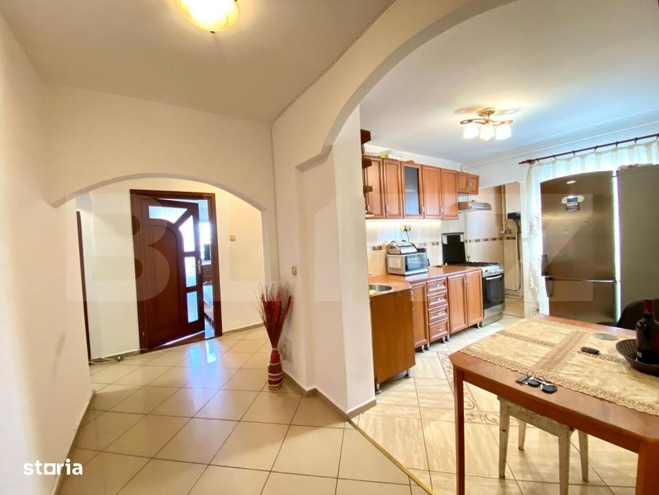 1 camera decomandata de inchiriat intr-un apartament cu 4 camere, zona