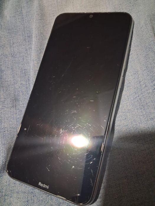 Продам Redmi note 8  4/64Gb