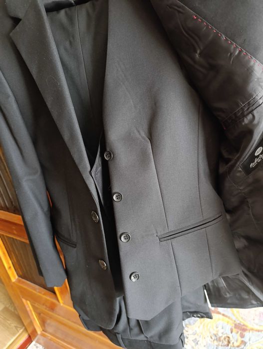 Костюм тройка  на 12 лет