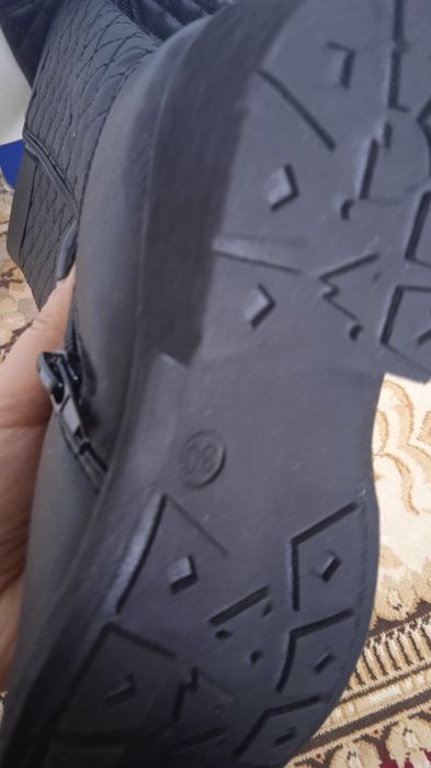 Продам сапоги для девочки