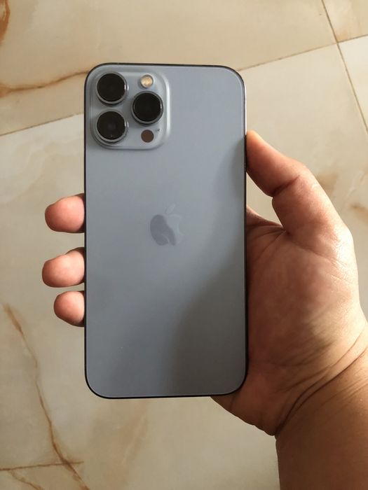 Vând iPhone 13 Pro Max de 256 GB