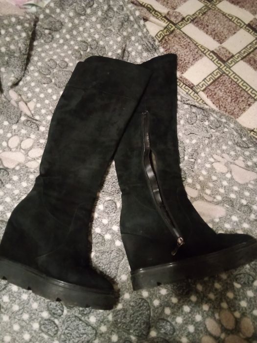 Продам зимние теплые сапожки на девочку