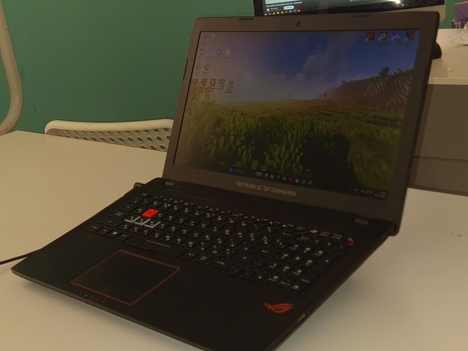 Игровой ноут Asus strix