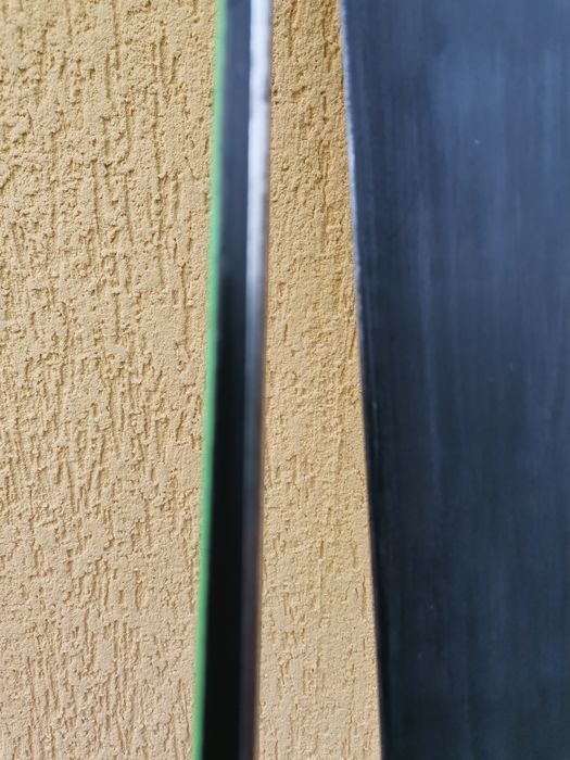 Skiuri de vânzare ATOMIC X9