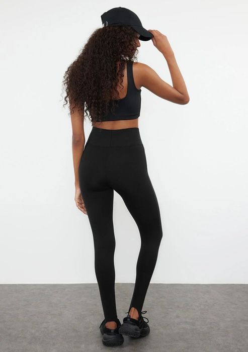 Спортен клин за йога и тренировки – еластичен, удобен