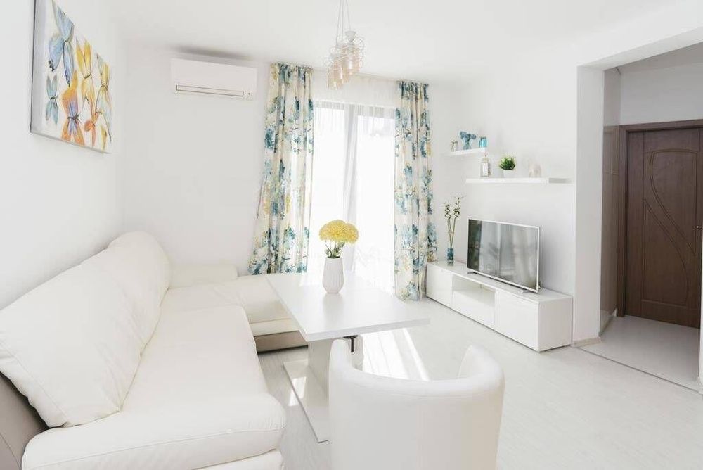 Дава се под наем Двустаен апартамент в Бургас, Център - 60 кв.м за 663 € - Снимка #3