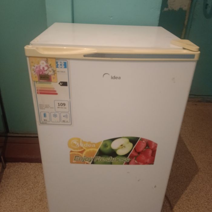 Продам холодильник офисный
