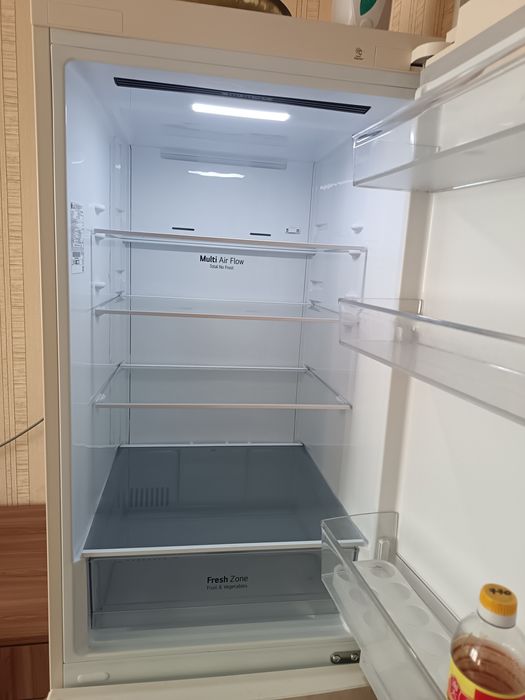 Продам холодильник элджи