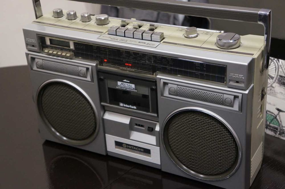 Радиокасетофон Hitachi TRK-7910EZ