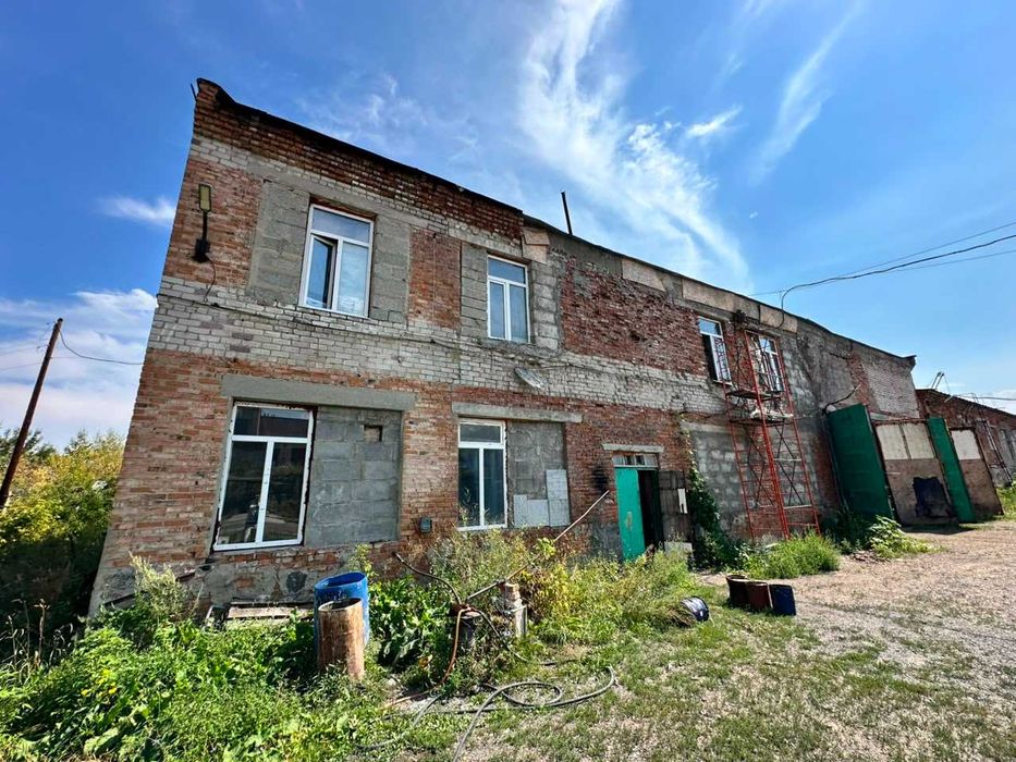 В продаже Промбаза в Белоусовке 1 га земли