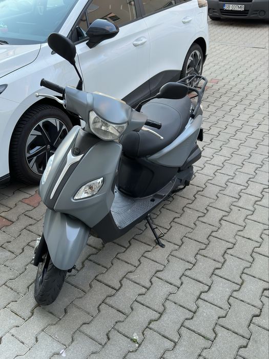 Rent moto scuter 125 cmc