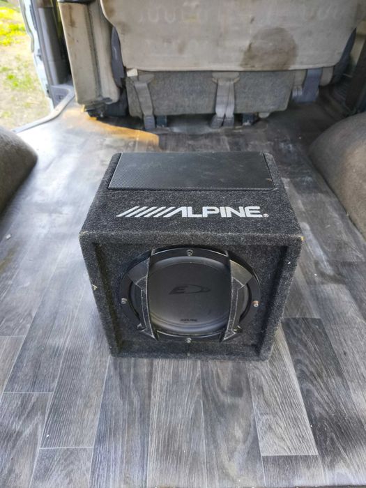 Сабвуфер Alpine 8 SWE-815