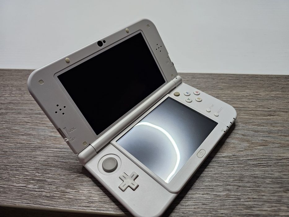 New Nintendo 3DS LL (XL) modat – ecrane IPS sus și jos + card SD 64 GB