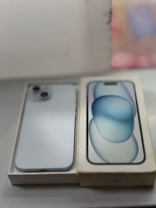 iphone 15 свет белый