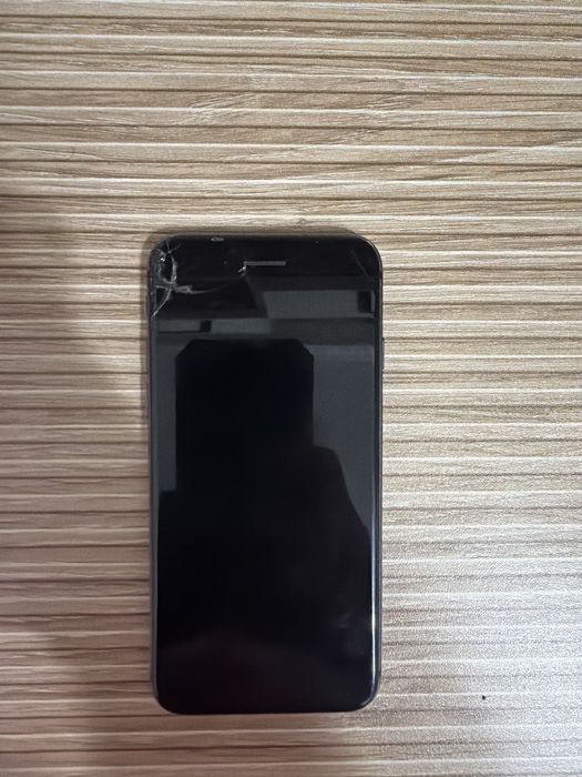 Продам iphone 8 64gb с коробкой